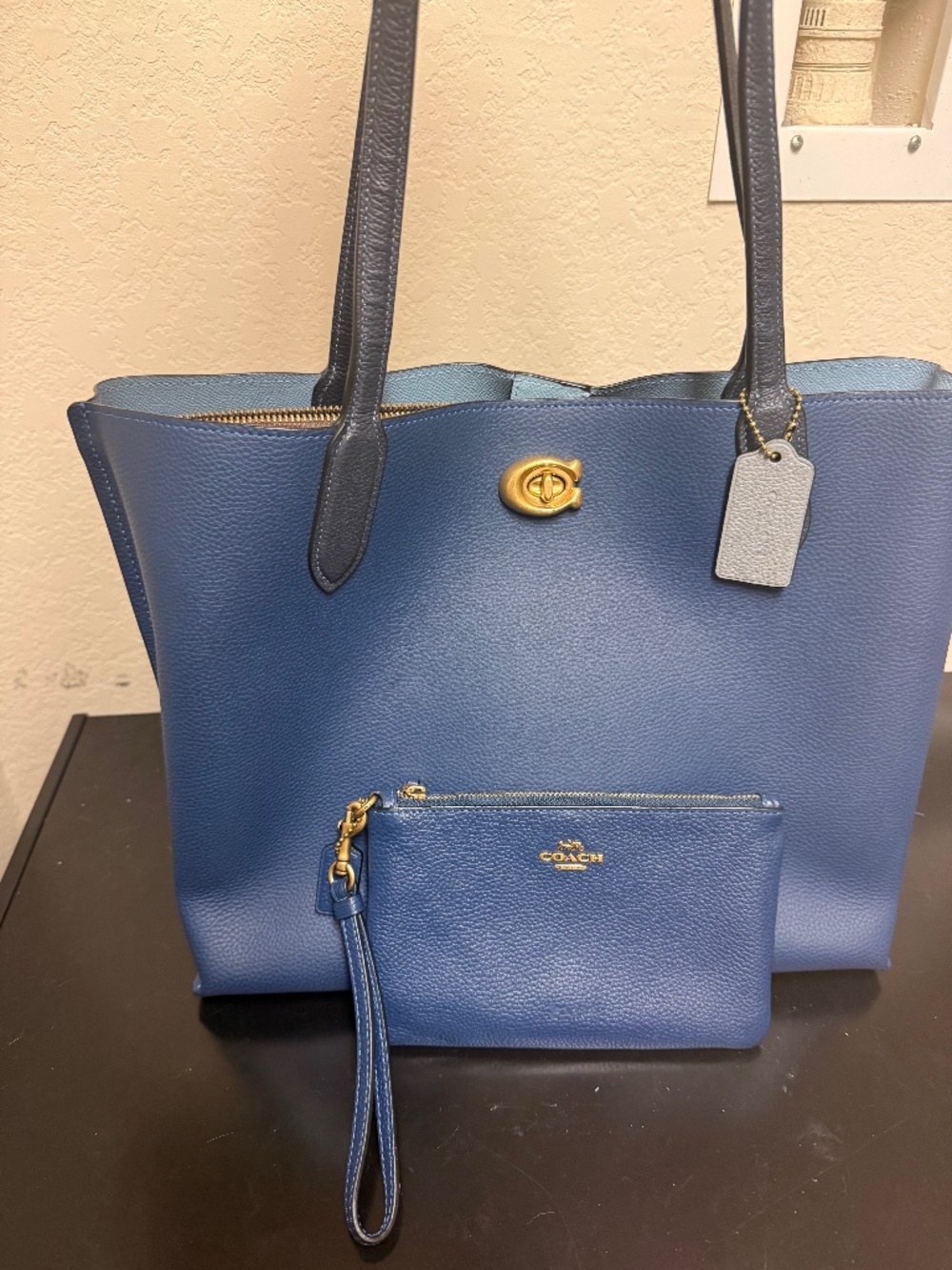 Coach Willow set